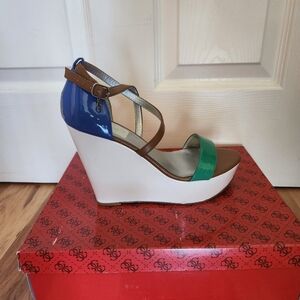 Brand New GUESS WEDGE SANDALS BLUE GREEN WHITE SIZE 8
